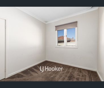 Charming 3 x 1 - Photo 3