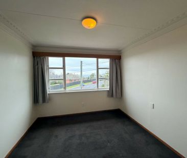 Sunny Three-Bedroom Home in the Heart of Mornington - Photo 4