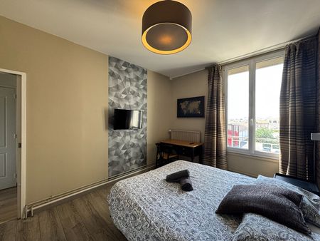 Location Appartement 4 pièces 89m² - Photo 3