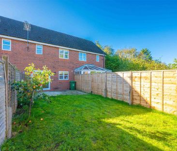 3 bedroom terraced house to rent - Photo 2