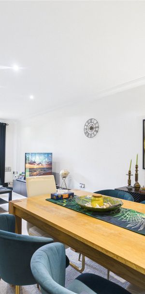 London Road, Bracknell London Road, Bracknell - Photo 1