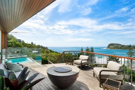 LUXURY BEACHSIDE LIVING - LEASE TO MID-NOVEMBER 2O26 - Photo 4