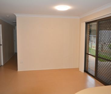 12 Ballin Drive, CENTENARY HEIGHTS - Photo 4