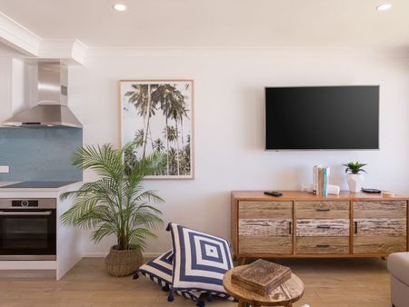 Unit 4/119 Albatross Avenue - Photo 2