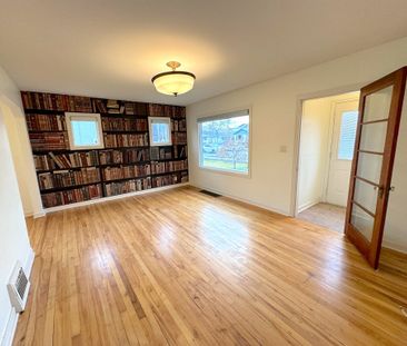 Central – 2 bed, 1 bath House near Downtown - Photo 1