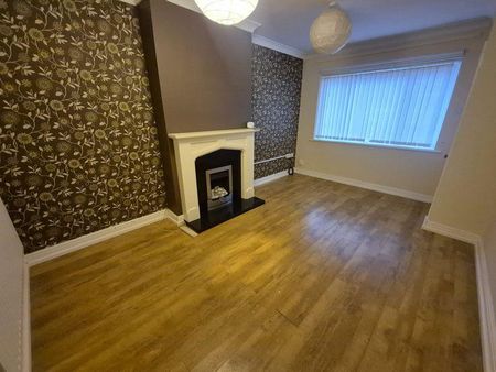 2 bedroom semi-detached bungalow to rent - Photo 2