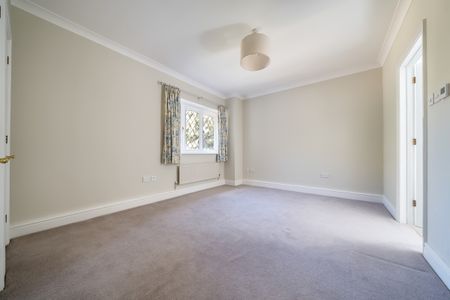 5 bedroom detached house to rent - Photo 4