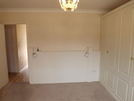 2 bedroom maisonette to rent - Photo 4