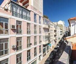 Apartment Duplex 3 bedrooms for rent São Mamede Lisboa - Photo 4