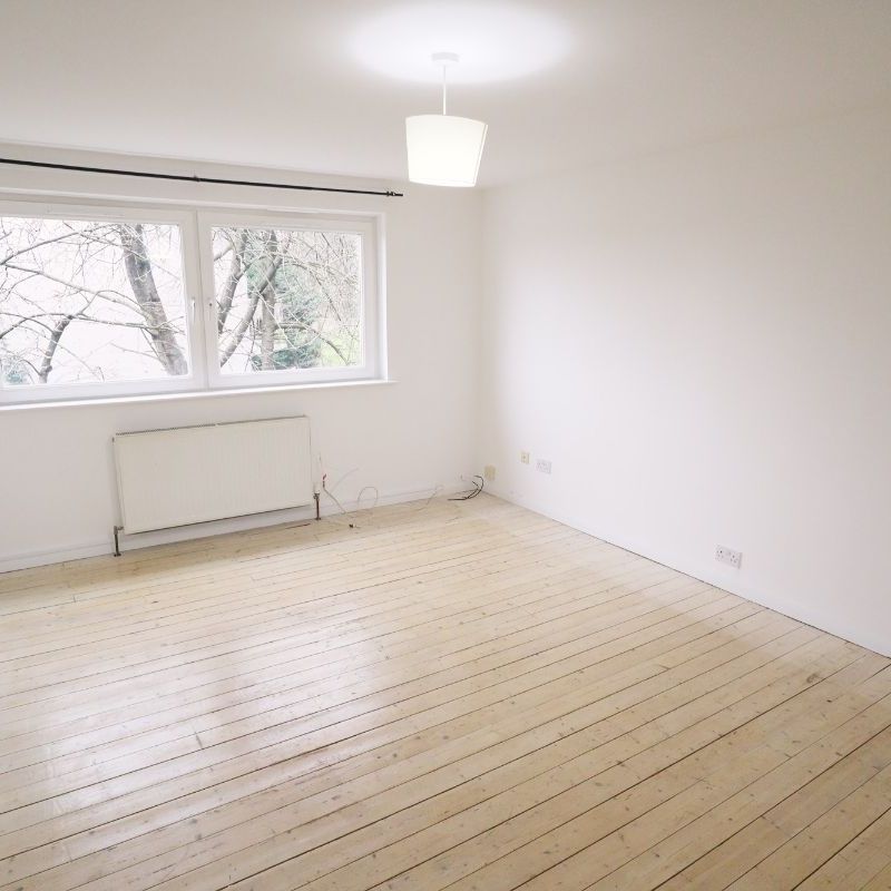 2 Bed, Flat - Photo 1