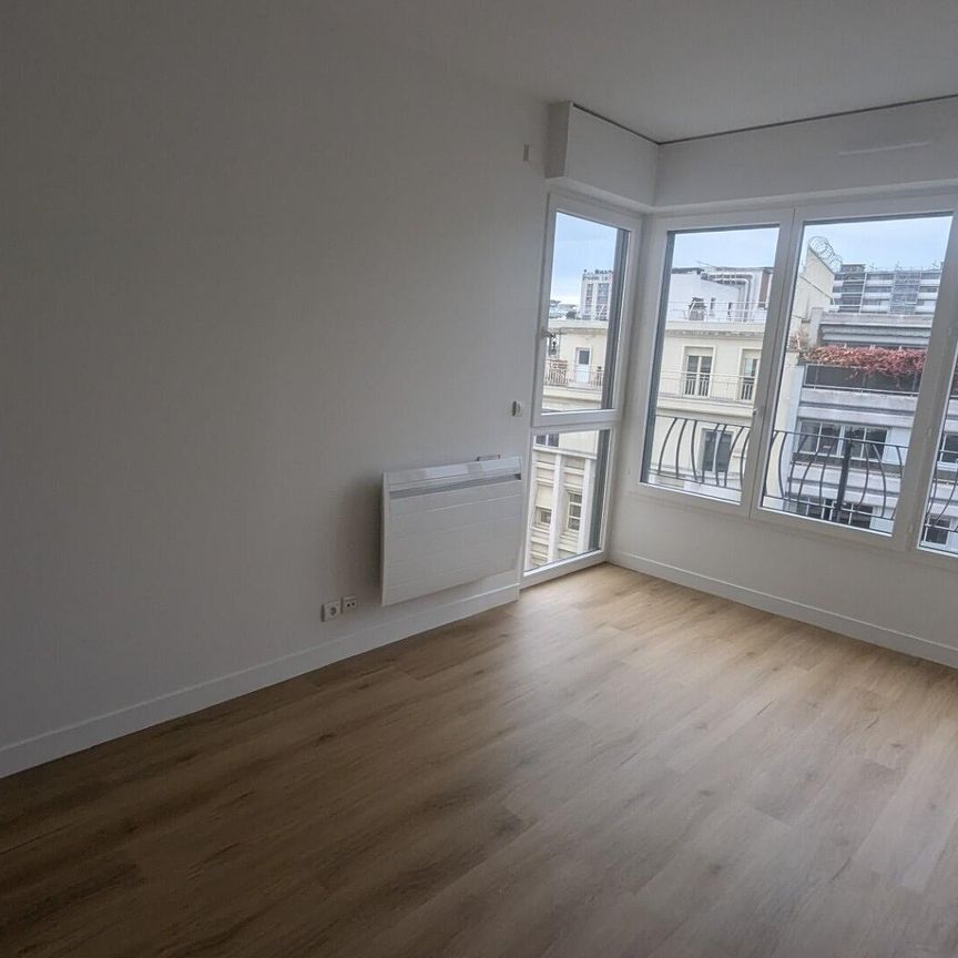 location Appartement T5 DE 115.3m² À PARIS - Photo 1