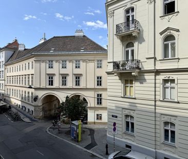CHARMANTE 1-ZIMMER-WOHNUNG MIT OFFENER KÜCHE IN PERFEKTER LAGE - Photo 5
