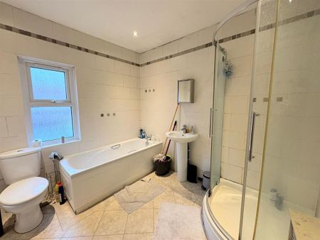 1 bedroom in a house share to rent - Photo 5