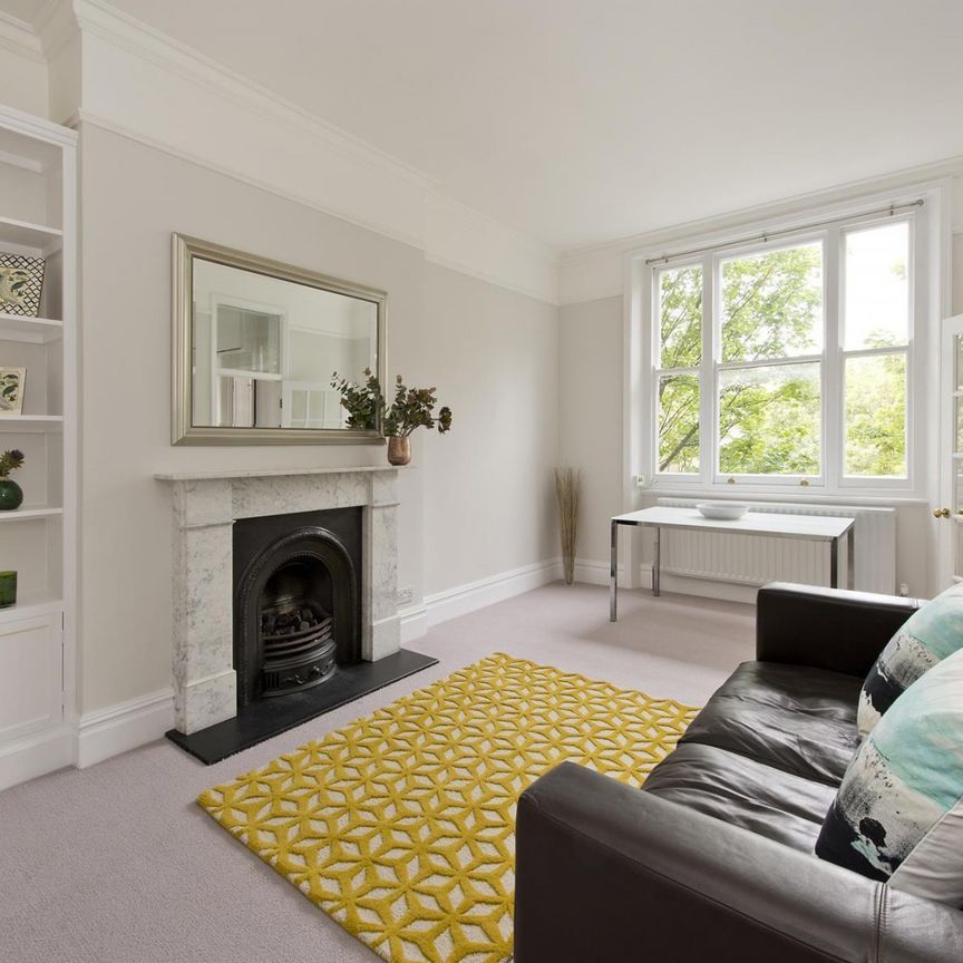 Earls Court Square, SW5 - Photo 1