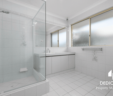 Perfection on a Quiet Street - Photo 5