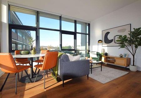 Lakeside Close, Staines-upon-thames, Surrey, TW18 - Photo 5