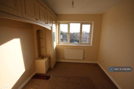 3 bedroom detached house to rent - Photo 4
