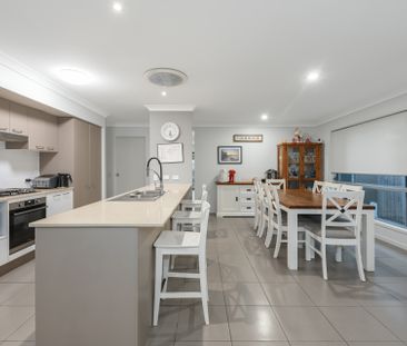 MOVE IN READY HOME WITH MAGNA POOL - Photo 6