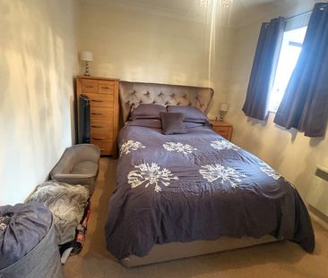 Cotts Wood Drive, Guildford - 1 bedroomProperty for lettings - Seym... - Photo 2