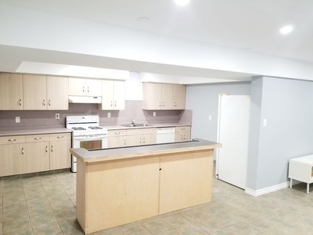 For Lease - 426 Langlois Avenue Unit# Bsmt, Windsor, Ontario - Photo 5