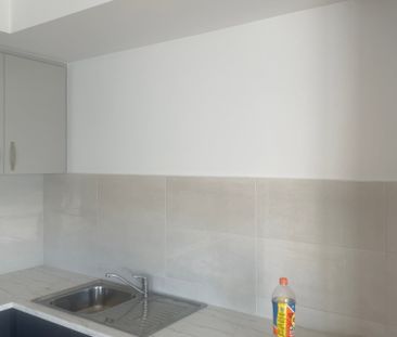 Elizabeth Vale - Photo 3