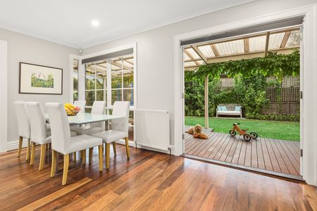 16 Loch Street, Kew VIC 3101 - House For Rent | Domain - Photo 3