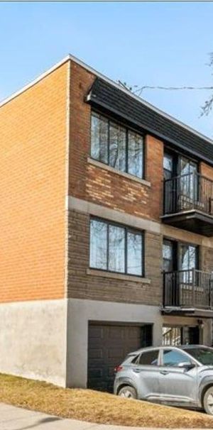 Grand 3 1/2 fraichement rénové à louer au 9308 avenue Bruchési à Montréal disponible immediatement! - Photo 1