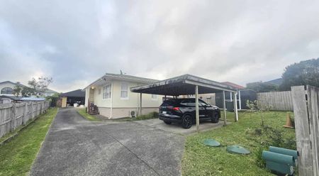 Spacious Semi-Furnished 3-Beds 1.5 Baths Beautiful Home for Rent - Mount Roskill - Photo 3