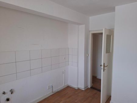 Schöne 3-Raum Wohnung mit Tageslichtbad - Foto 2