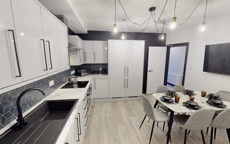 5 bedroom house of multiple occupation to rent - Photo 5