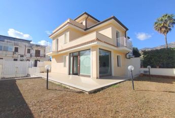 Porzione di bifamiliare in affitto