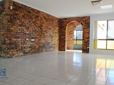 5 Quondare Close, 4127, Springwood Qld - Photo 2