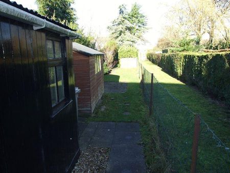2 bedroom terraced house to rent - Photo 4