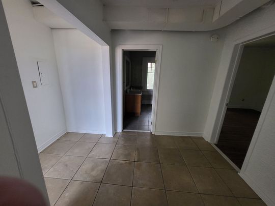 For Lease - 9 Proctor Boulevard Unit# 2, Hamilton, Ontario - Photo 1