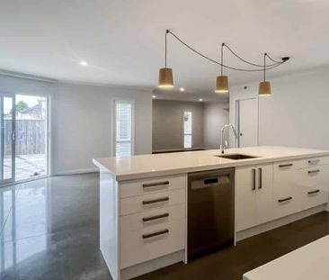 TERRACE END- 3 BEDROOMS - Photo 2