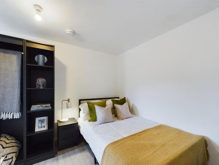 4 bedroom flat to rent - Photo 4