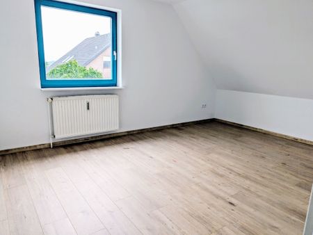 Renovierte Oberwohnung mit großzügigem Gartenanteil! Ideal für Wohnen mit Homeoffice /kleine Familie! - Foto 2