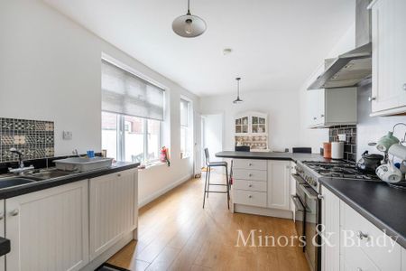 6 bedroom terraced house to rent - Photo 3