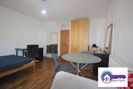 4 Bedroom Flat To Rent - Photo 4