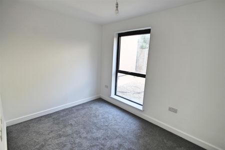 2 bed flat to rent, Watford, WD19 - Photo 4