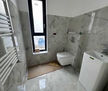 Unirii Budapesta vila 6 camere - Photo 1