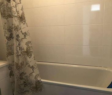 Station Road, Edgware, HA8 - Photo 3