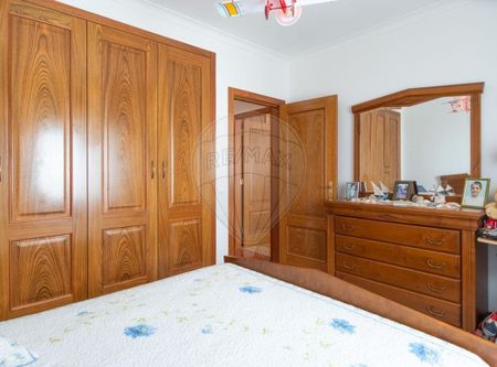 Leiria, Leiria 2460 - Photo 2