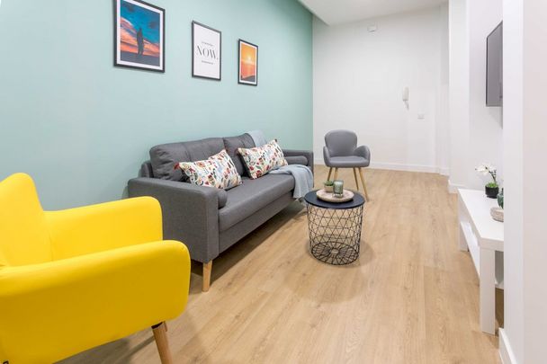 Large room in Ventura Rodríguez - Photo 1