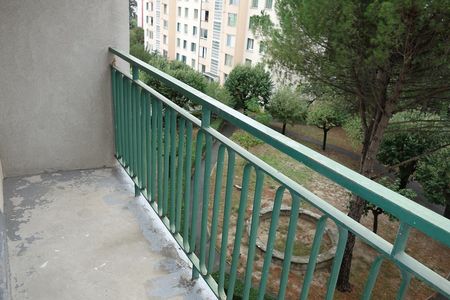 Location Appartement 2 pièces 40m² NIMES 30900 - Photo 3