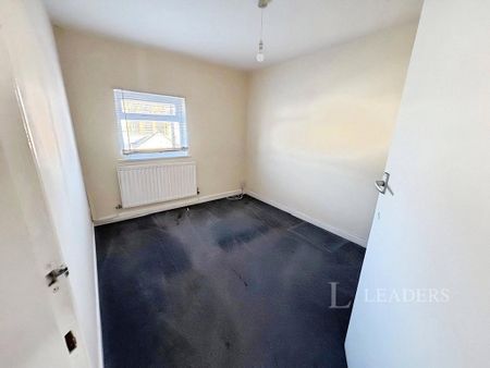 5 bedroom flat to rent - Photo 3