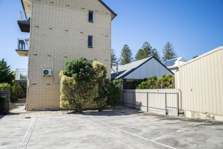 4/1 South Street, Henley Beach - Photo 2
