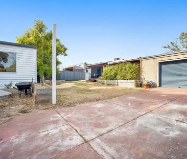24 Prosser Way, Myaree WA 6154 - Photo 4