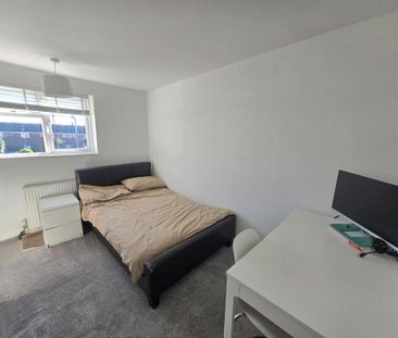 2 bedroom property to rent - Photo 3