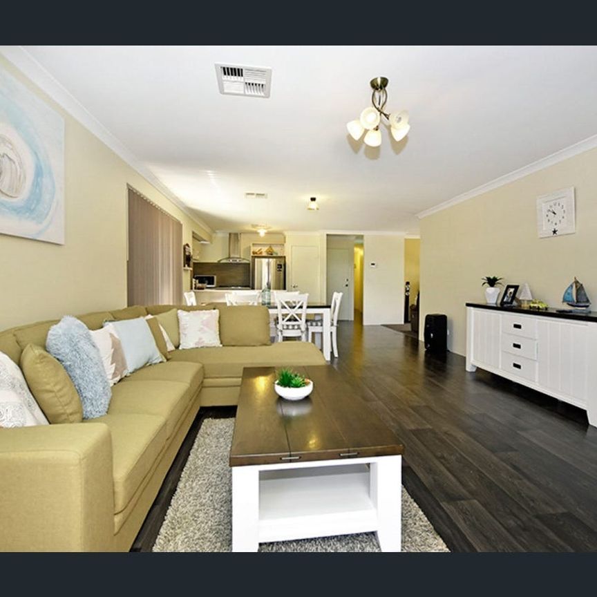 Contemporary 4-Bedroom Home with Ample Living Spaces - Photo 1